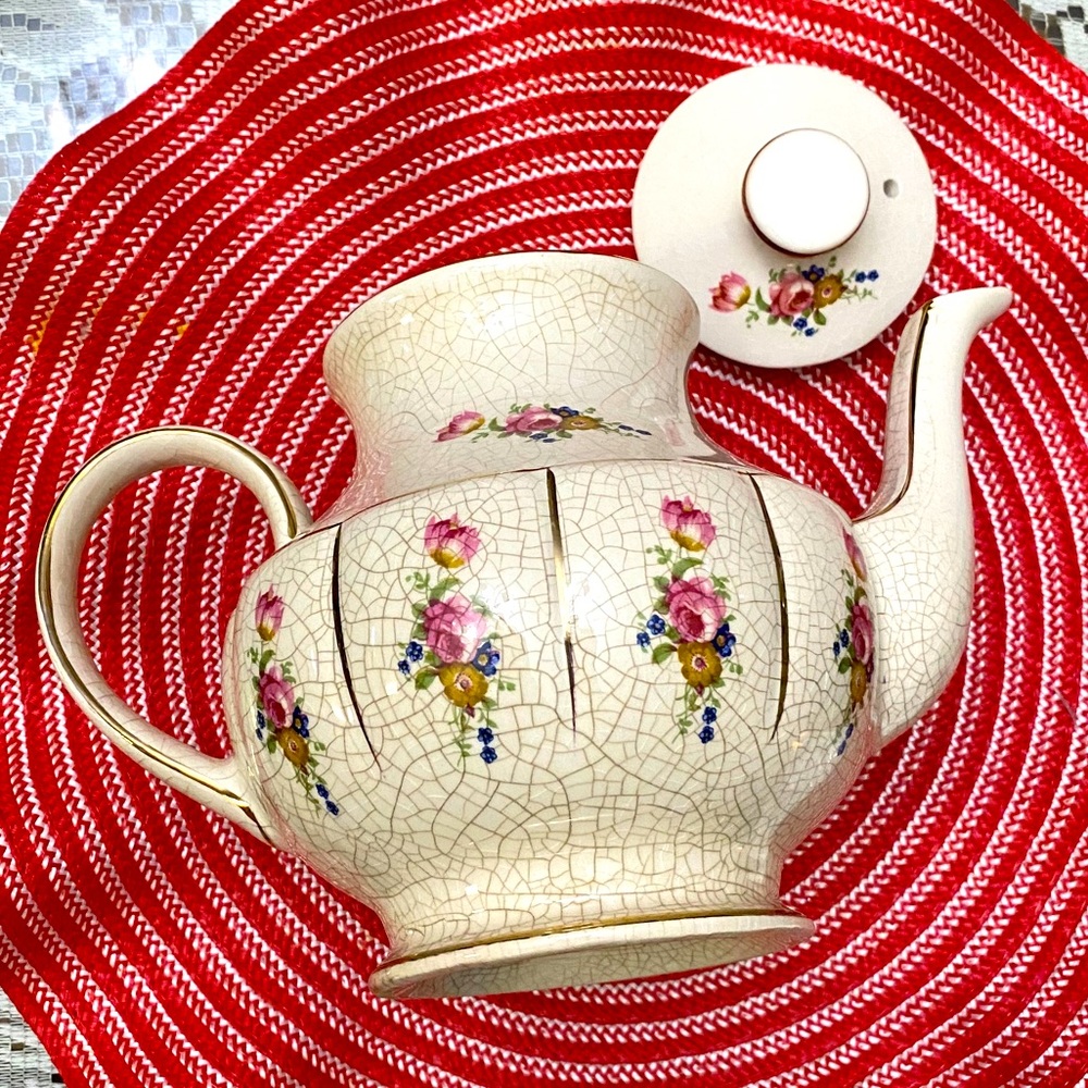 ANTIQUE ARTHUR WOOD DONEGAL ENGLAND TEA POT